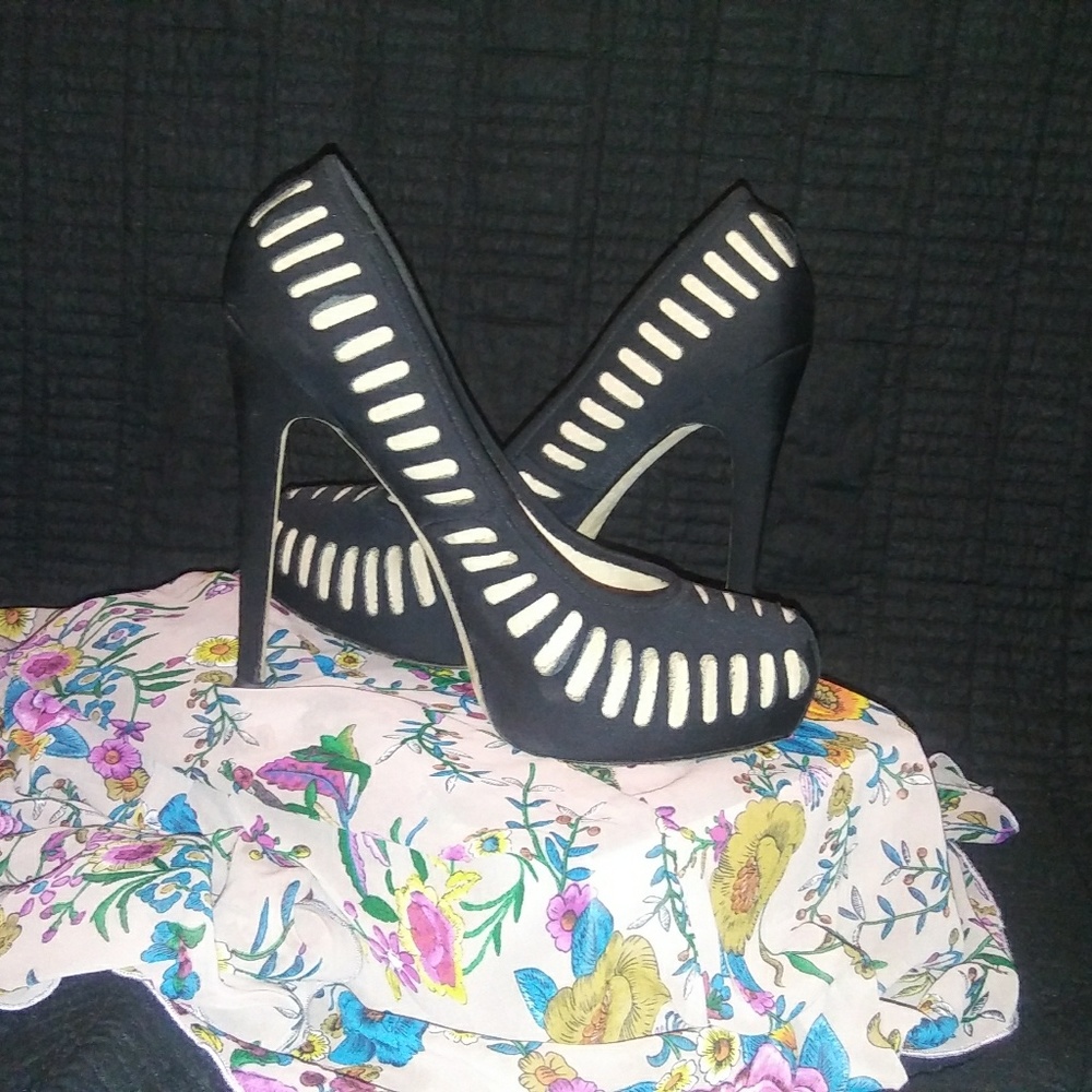 Faster by Mark Fast for ALDO RISE